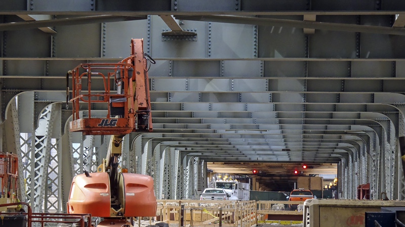 Looking from N-S through the Wells St. bridge (5/6/2013). Looking from N-S through the Wells St. bridge (5/6/2013).